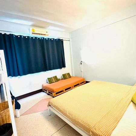 Baan Nampetch Hostel Bangkok Zewnętrze zdjęcie