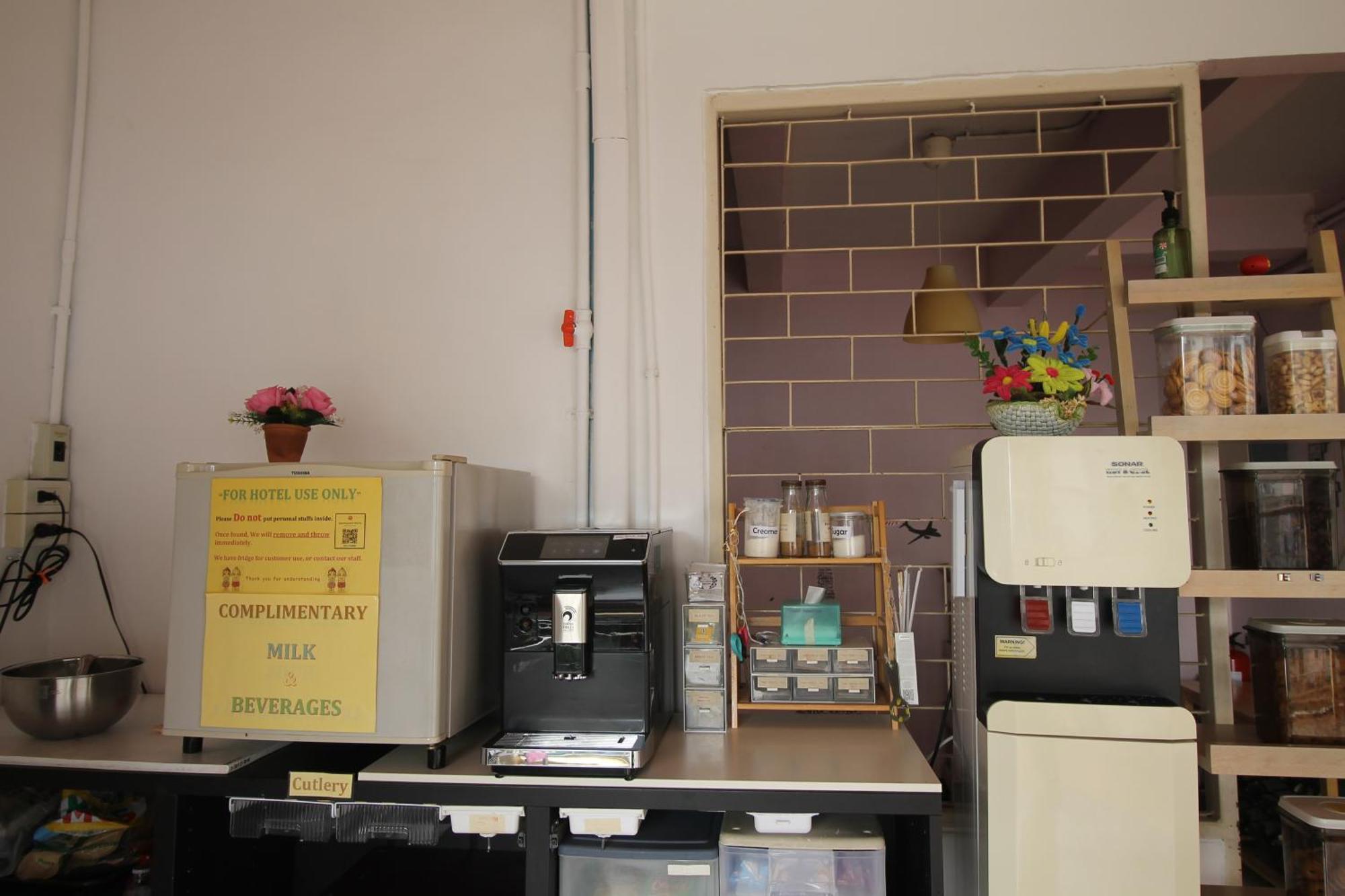 Baan Nampetch Hostel Bangkok Zewnętrze zdjęcie