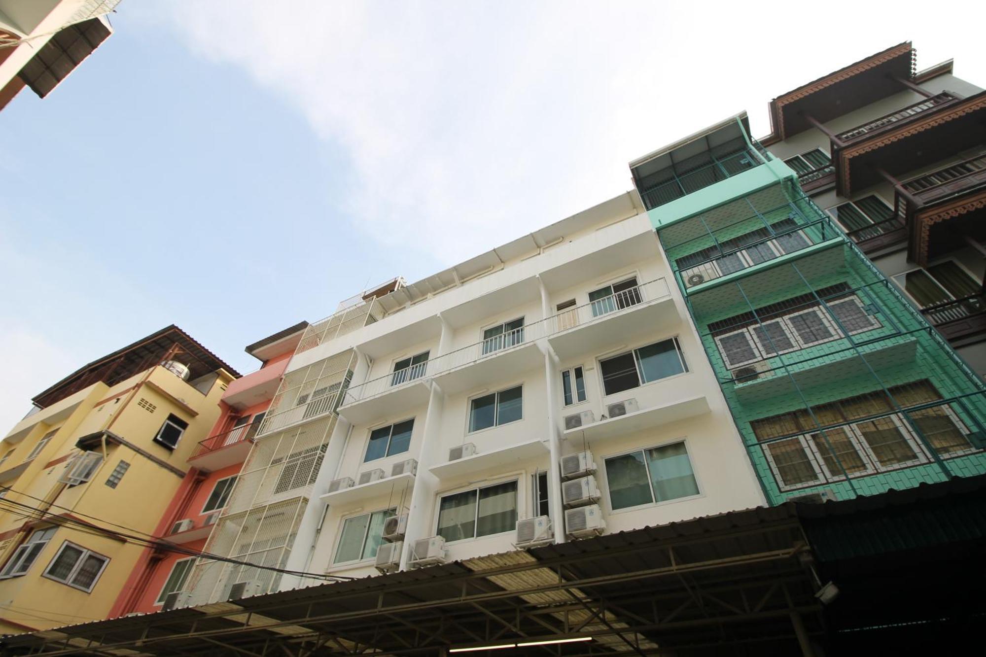 Baan Nampetch Hostel Bangkok Zewnętrze zdjęcie