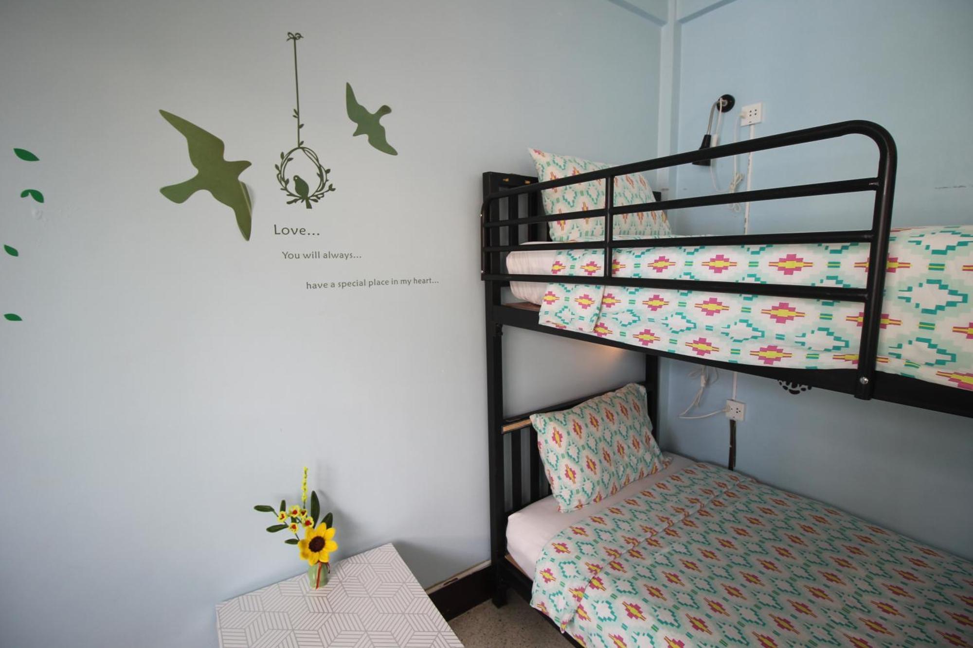 Baan Nampetch Hostel Bangkok Zewnętrze zdjęcie