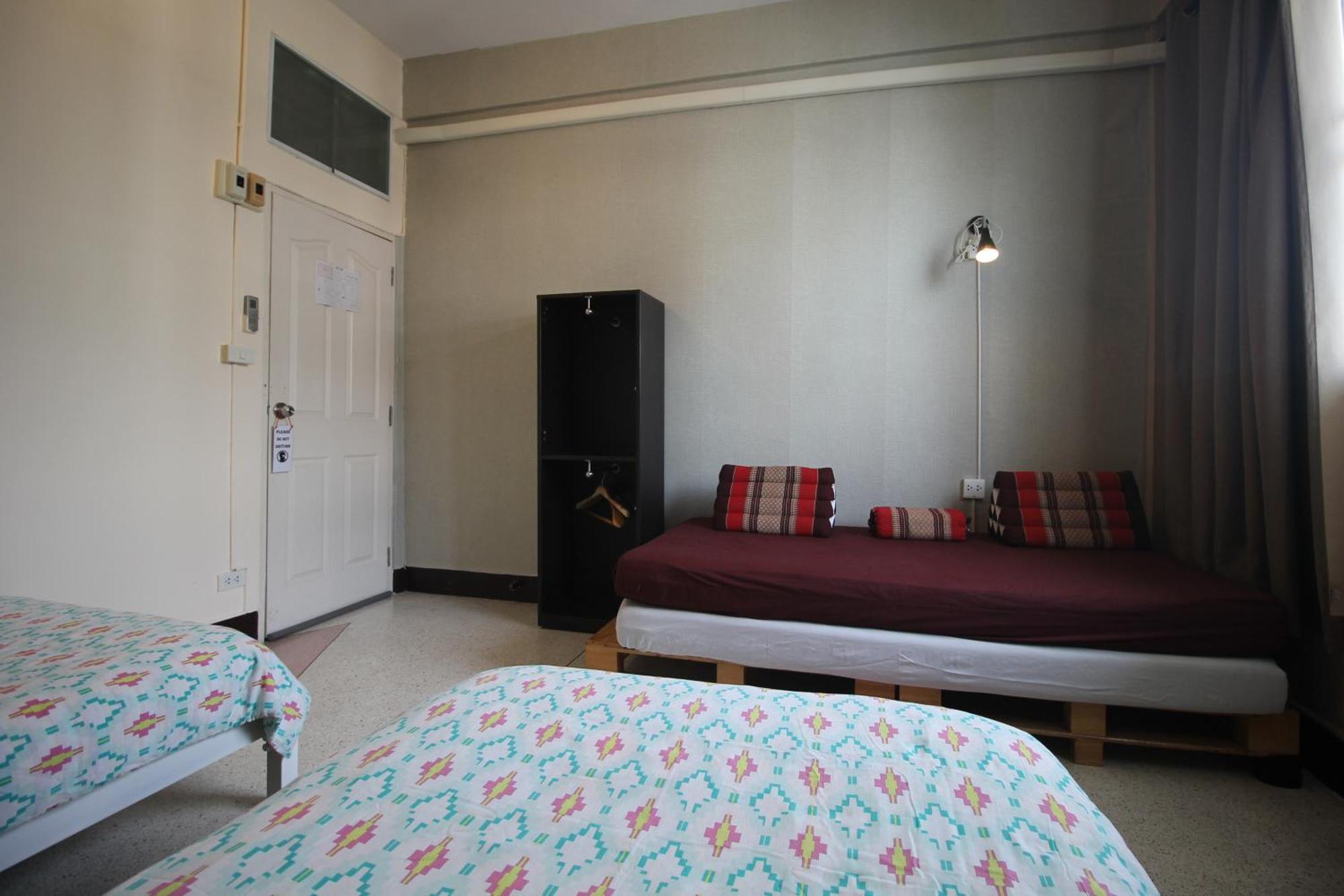 Baan Nampetch Hostel Bangkok Zewnętrze zdjęcie