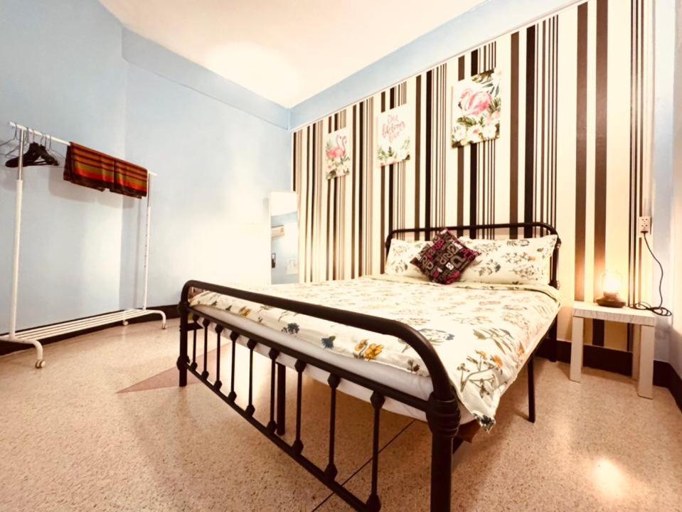 Baan Nampetch Hostel Bangkok Zewnętrze zdjęcie