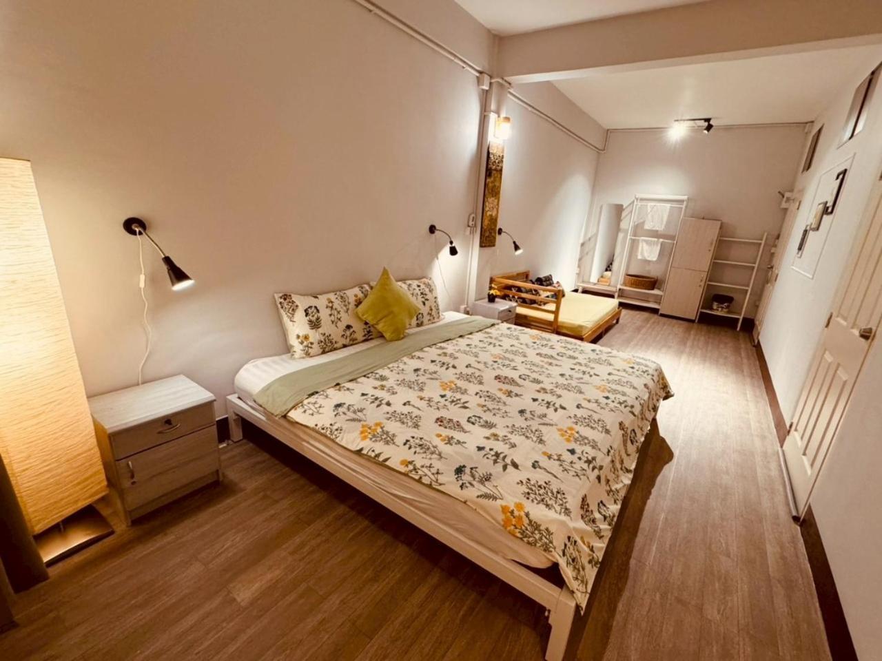 Baan Nampetch Hostel Bangkok Zewnętrze zdjęcie