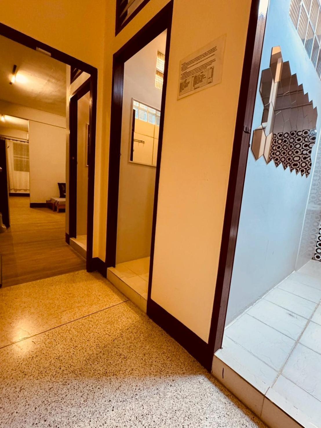 Baan Nampetch Hostel Bangkok Zewnętrze zdjęcie